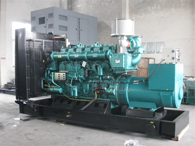 贵阳200KW 柴油发电机的油耗是多少？