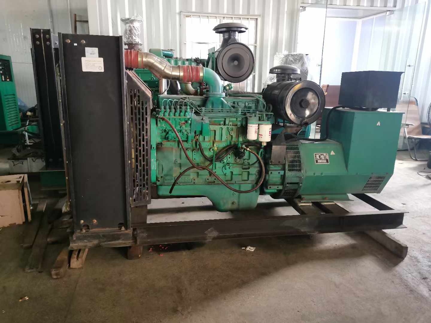 贵阳发电机租赁如何确定电缆的承载电流是否在安全范围内？