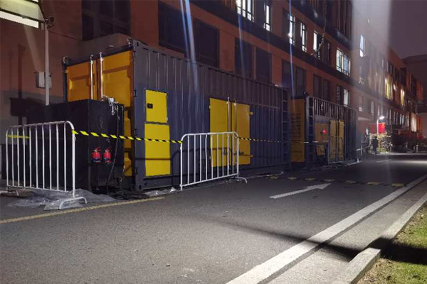 贵阳柴油发电机组的输出电压是如何调节的？