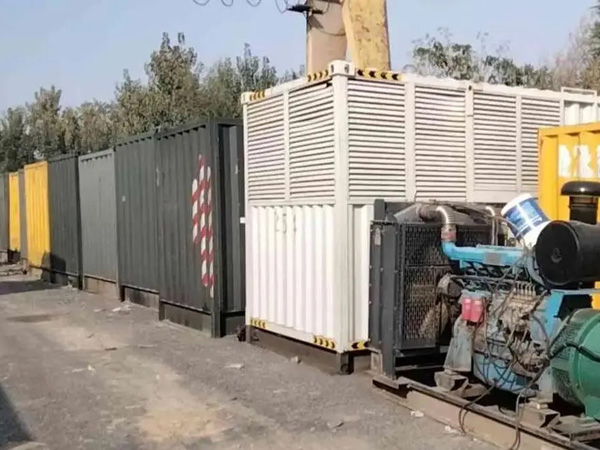 贵阳200KW柴油发电机机组每小时油耗是多少？